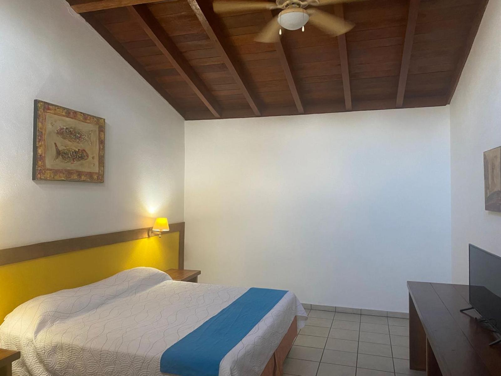 Hotel Pez Vela Manzanillo Eksteriør bilde